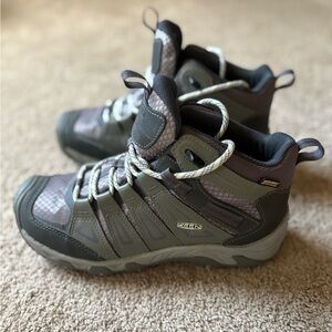 Keen Women’s Outdoor Mid Waterproof Gray & Purple Hiking Boots